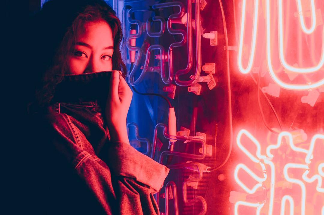 Musician and artist Tara Noir featured in the Vapor95 Darknet artist spotlight interview.