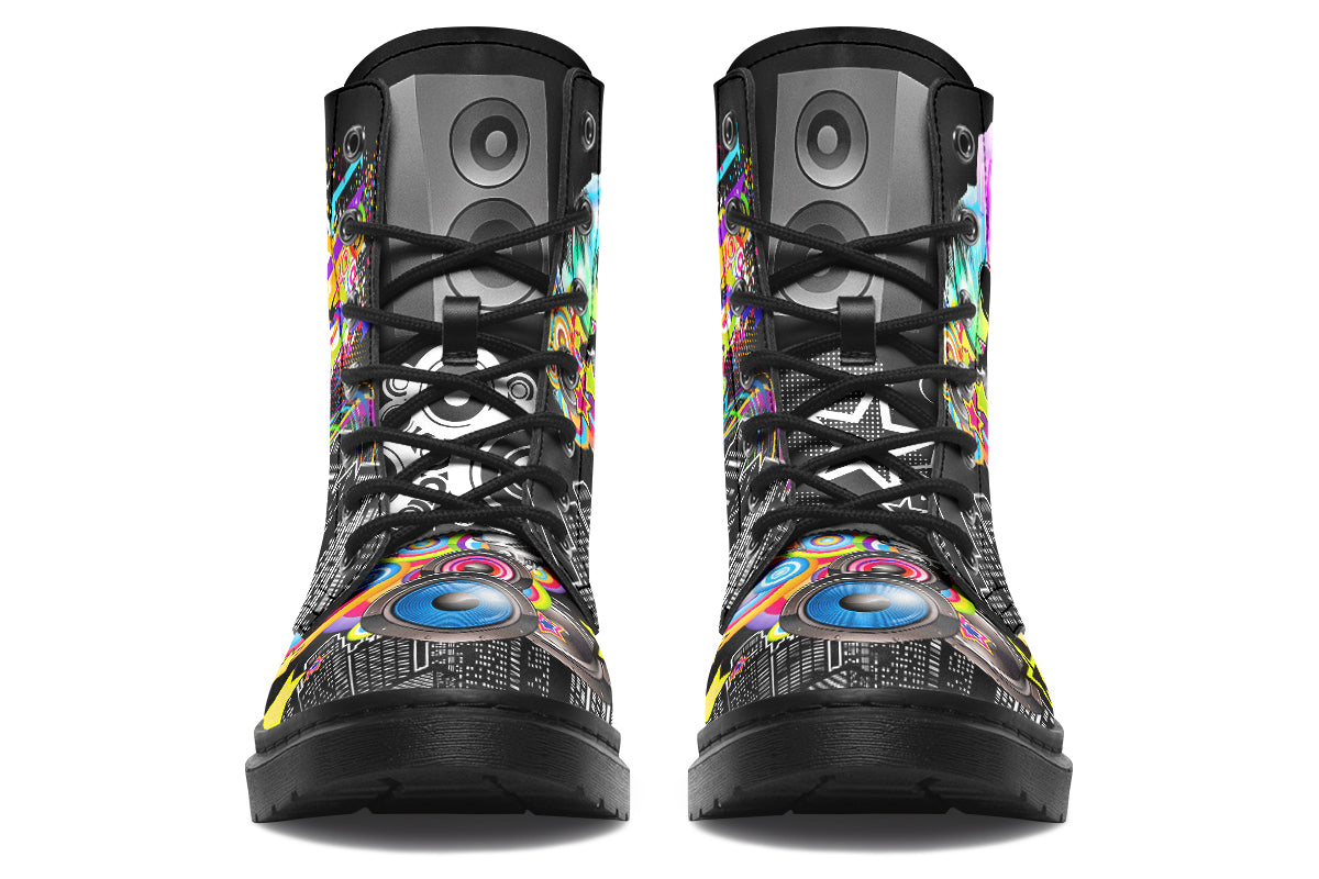 Frutiger Metro Boots