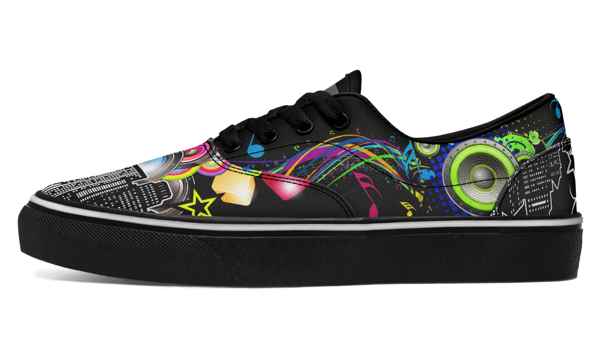 Frutiger Metro Low Tops