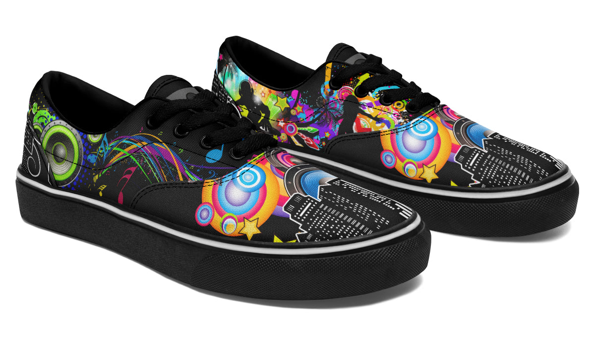Frutiger Metro Low Tops