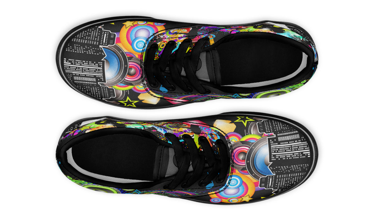 Frutiger Metro Low Tops