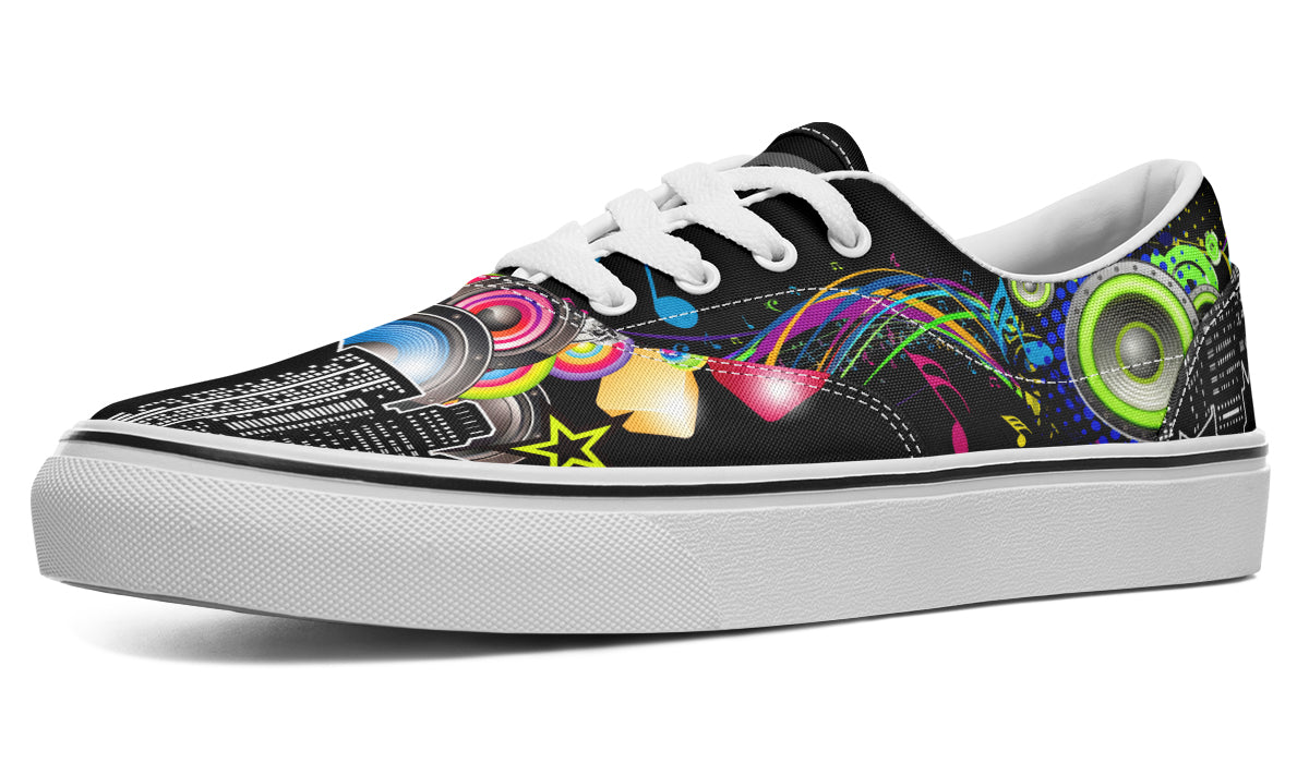 Frutiger Metro Low Tops